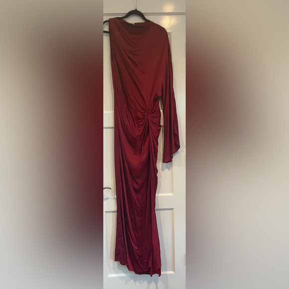 L'Academie by Marianna Cassia Gown in Oxblood - Picture 5 of 8